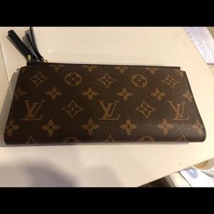 Louis V wallet black